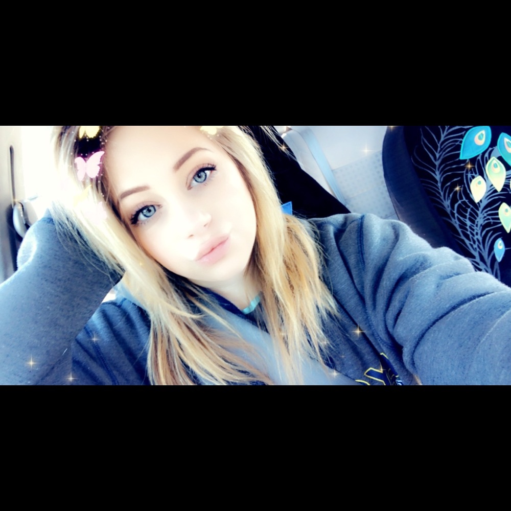 Meet your Posher, Victoria